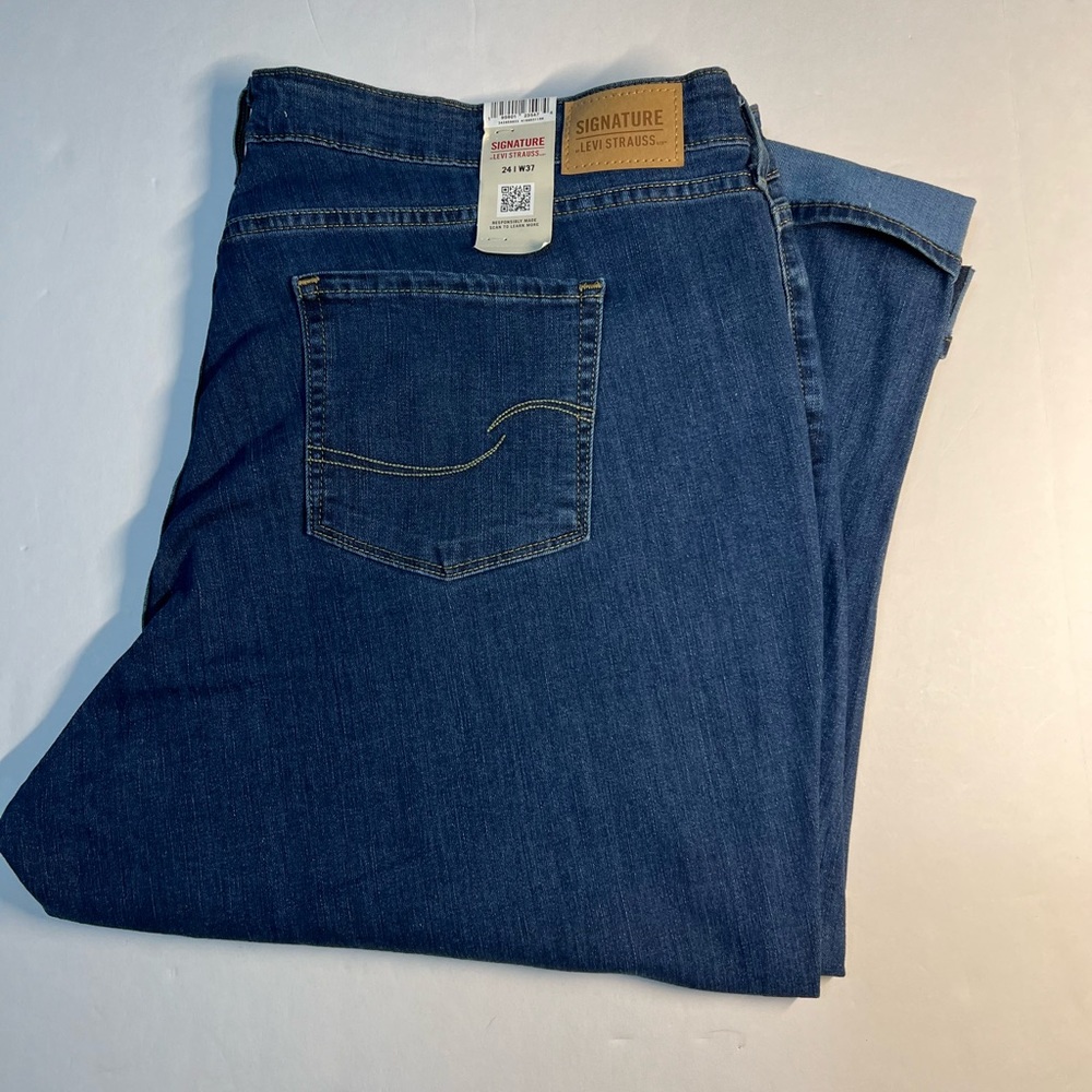 Signature Levi Strauss Mid Rise Capri size 24/ W37 - Picture 2 of 5